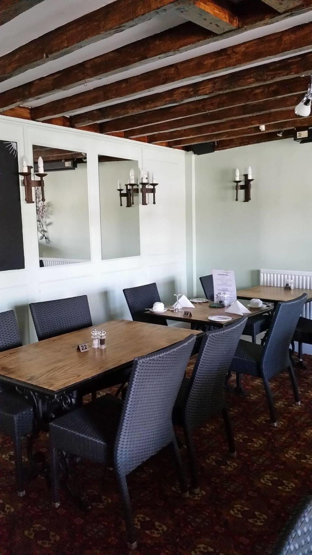 The Cromwell Arms Inn Боуви Трейси Екстериор снимка