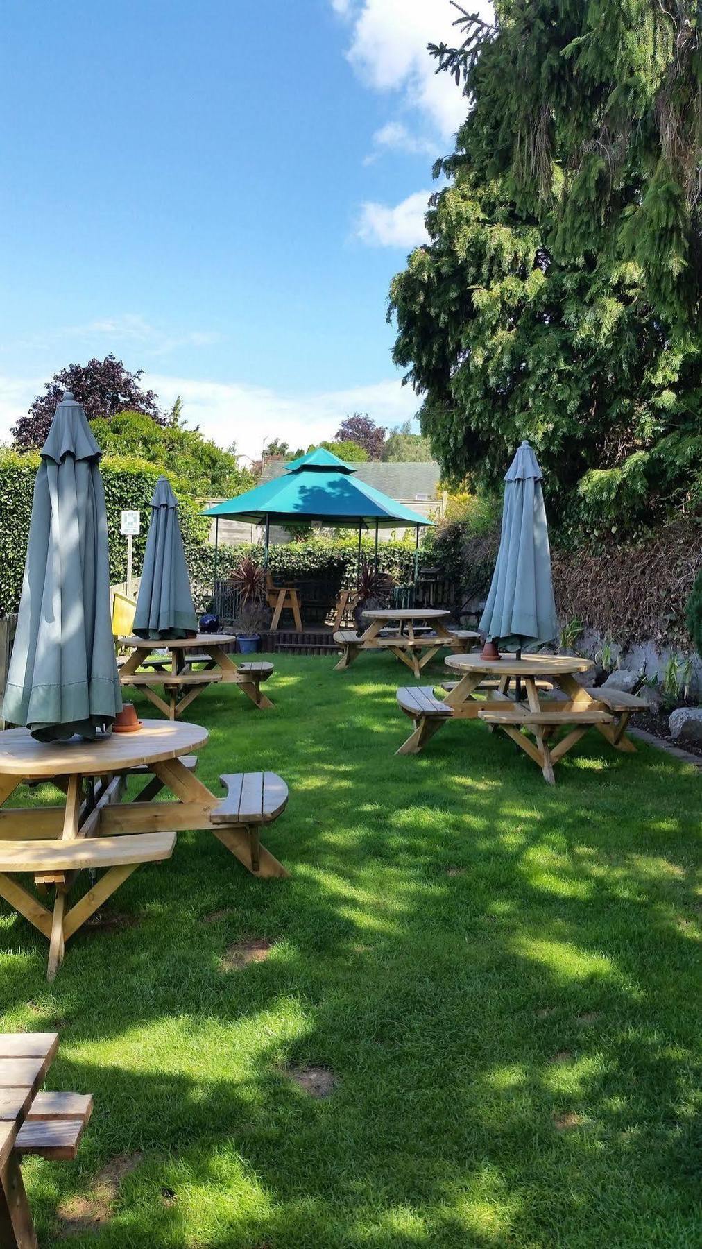 The Cromwell Arms Inn Боуви Трейси Екстериор снимка